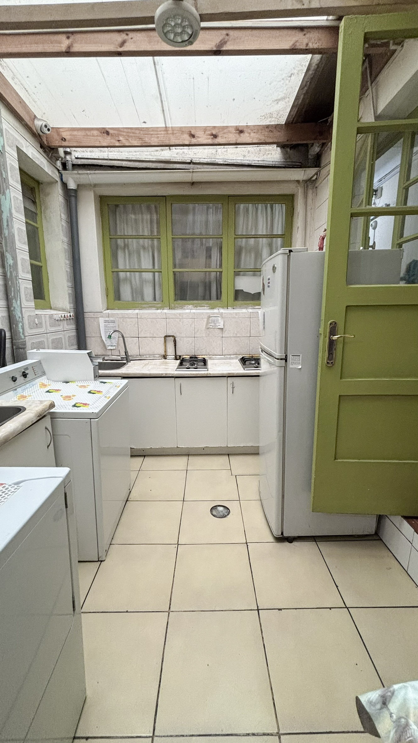 Cocina con salida al patio