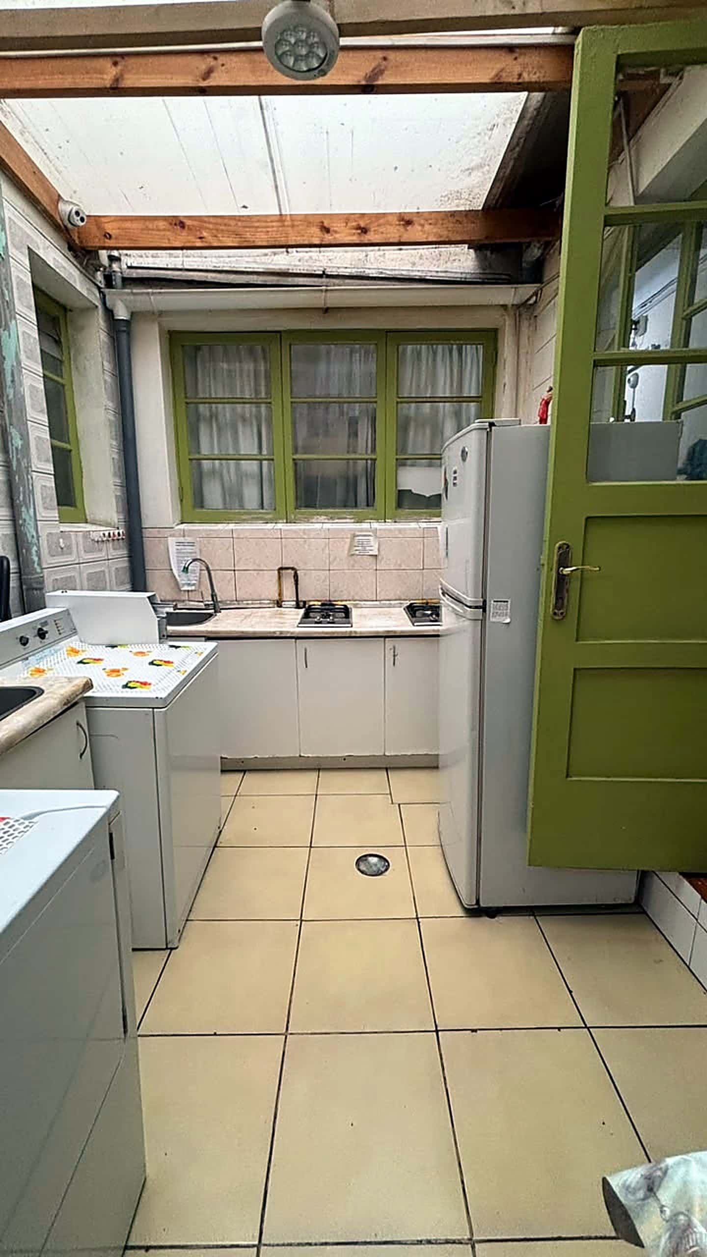 Cocina con salida al patio